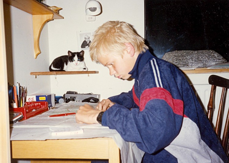 þessi mynd er líklegast tekin á bilinu  '88 eða '90 á meðan að skólabræðurnir fóru á fótboltaæfingu skypulagði ég næstu fjallaferð